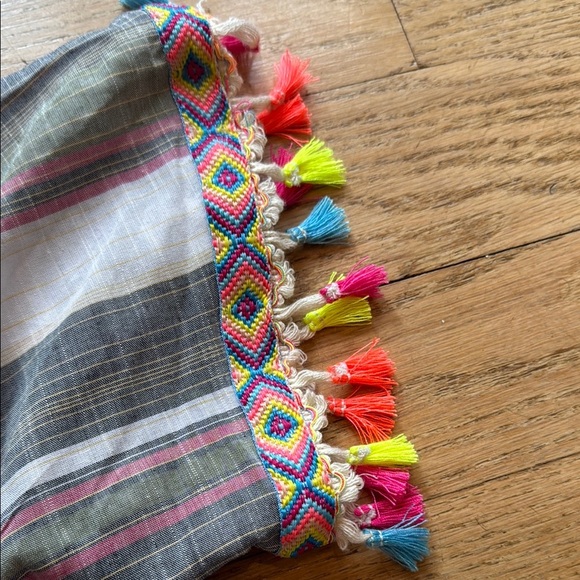 Off the shoulder top with tassels - Picture 4 of 8